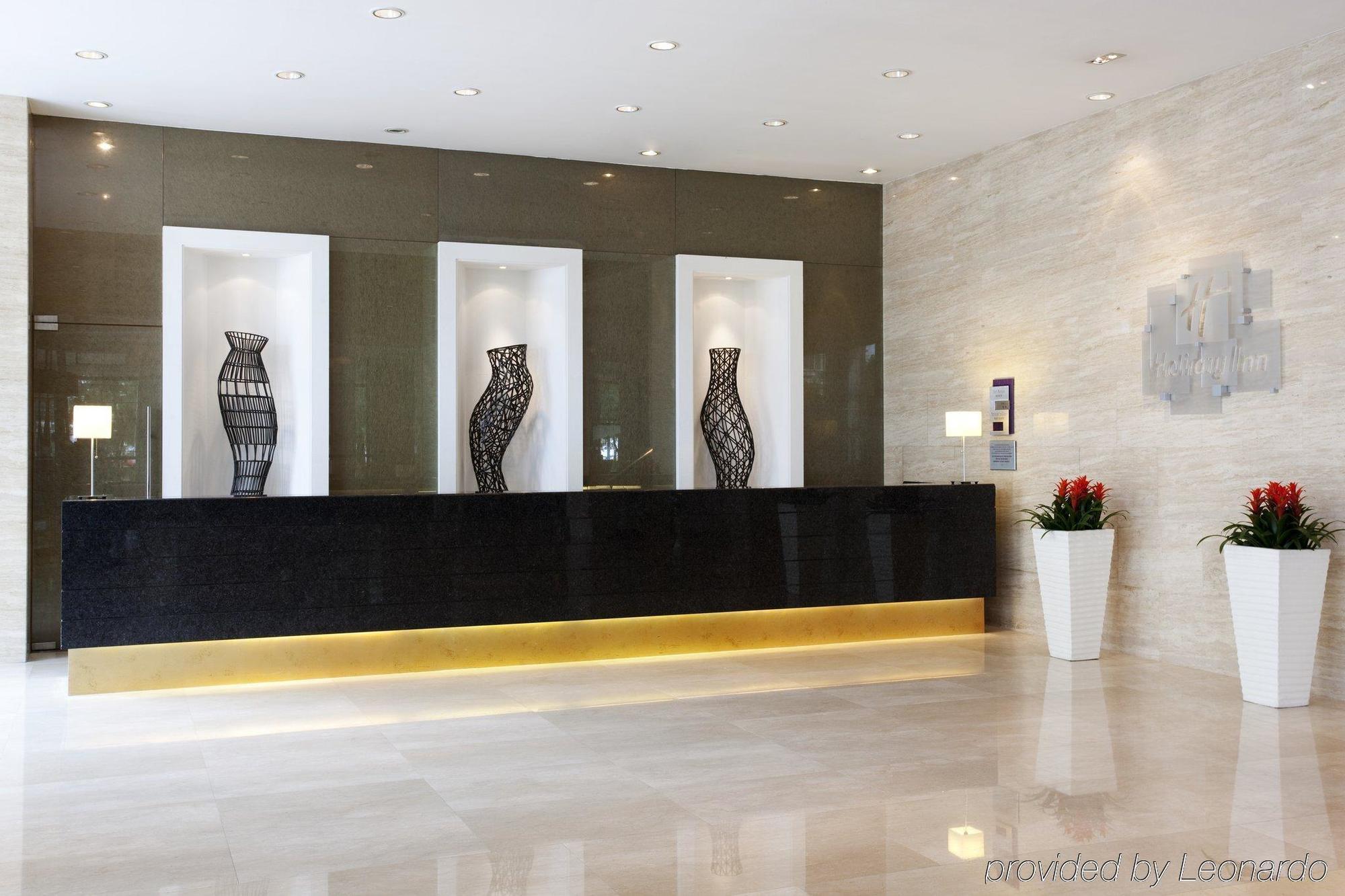 Holiday Inn Central Plaza Beijing Interior photo