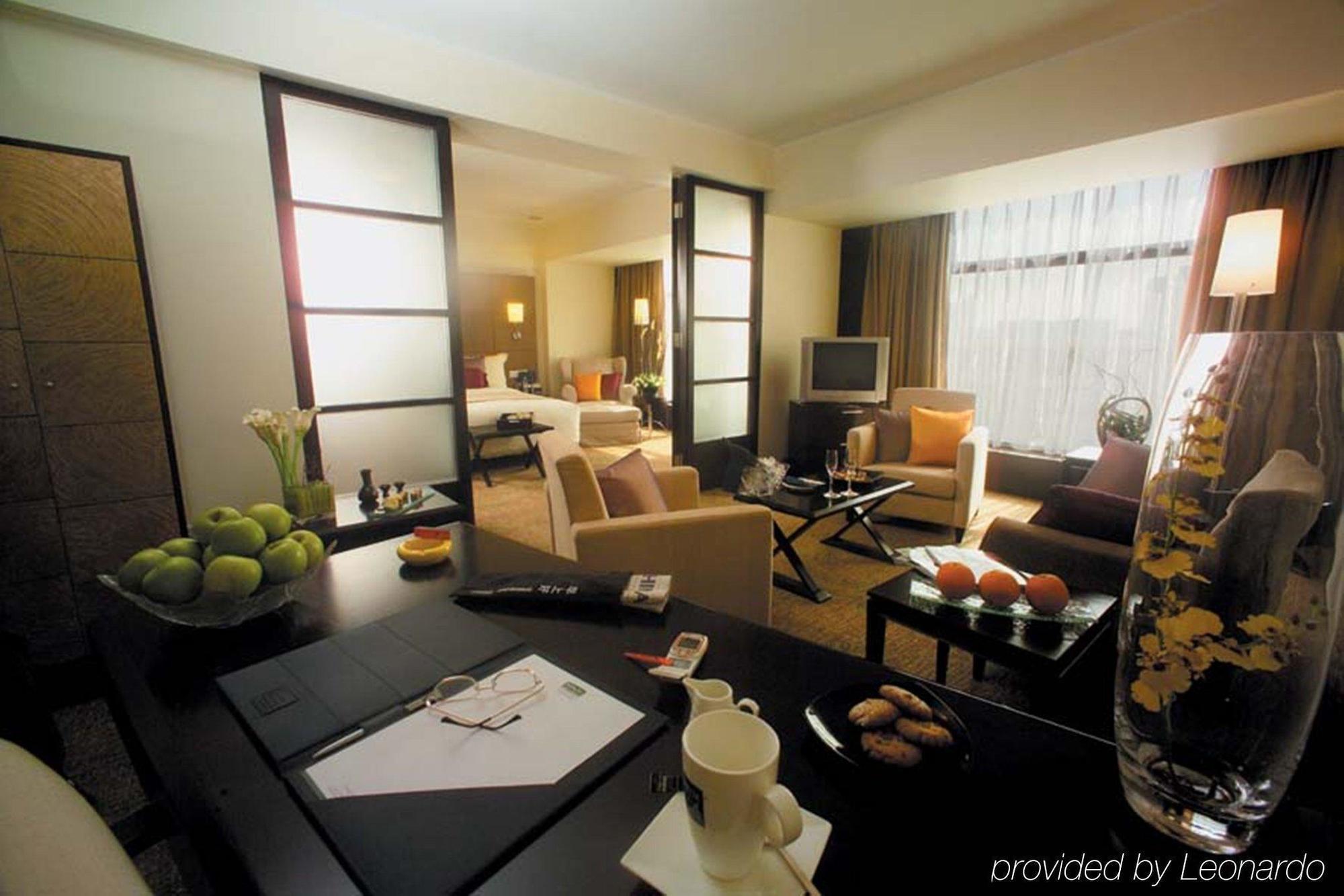 Holiday Inn Central Plaza Beijing Exterior photo