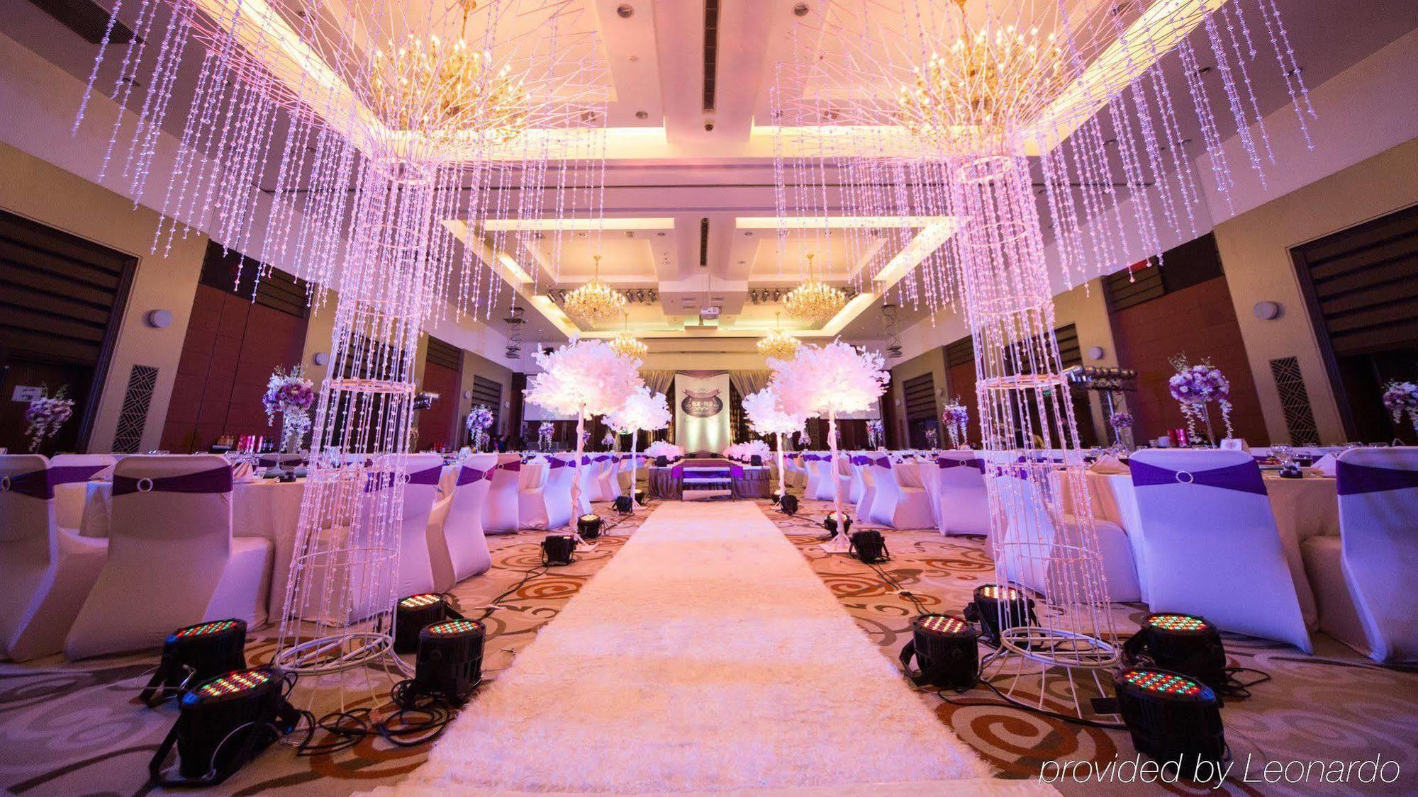 Holiday Inn Central Plaza Beijing Exterior photo